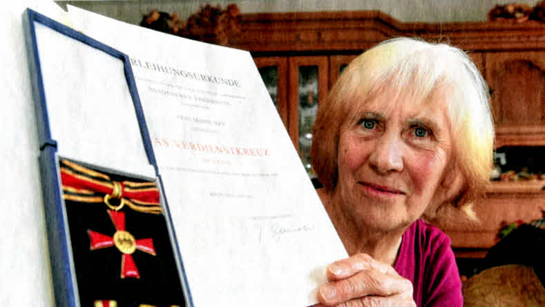 Maria May wurde für ihr Engagement mit dem Verdienstkreuz am Bande geehrt.
Foto: Marcus Merk