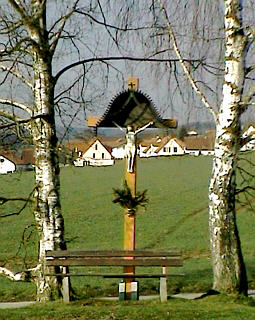 Das Lutzenkreuz auf der Anhöhe zwischen Batzenhofen und Gailenbach