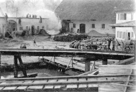 Der 1923 erfolgte Brand von Kuhstall und Stadel war eine schwere Heimsuchung für die Batzenhofener Müllersleute.